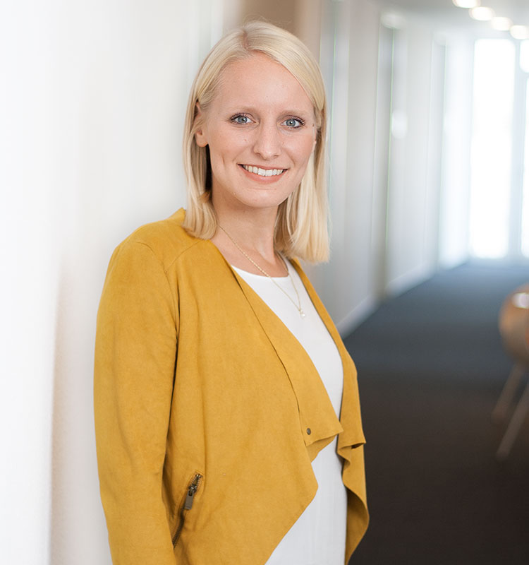 ansprechpartner-carolin Carolin